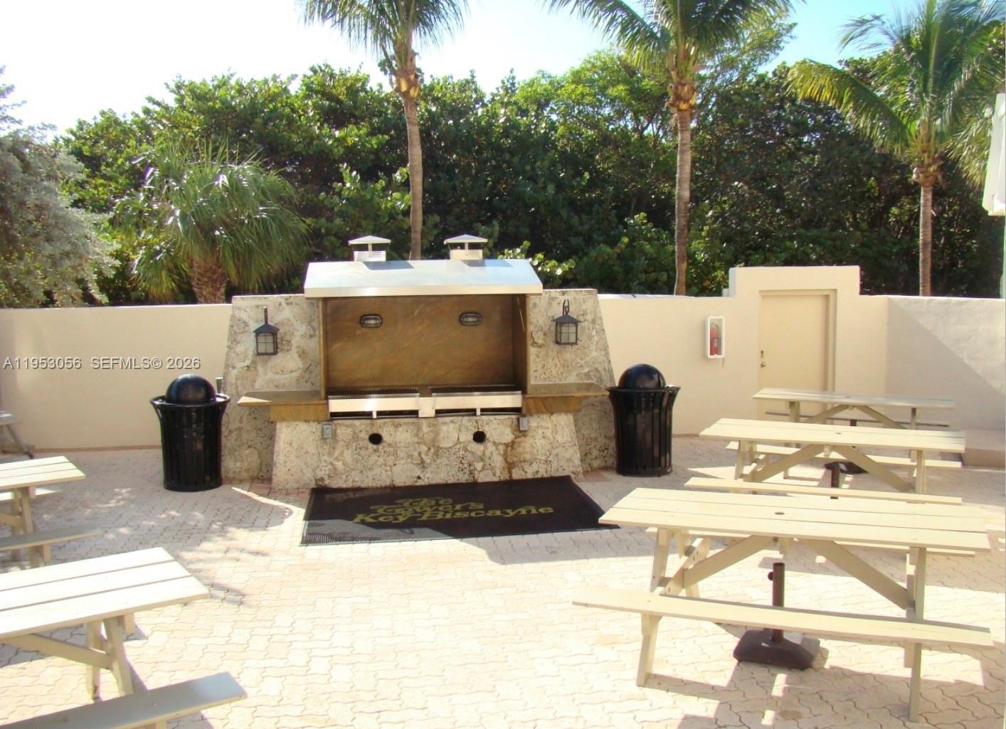 TOWERS OF KEY BISCAYNE CO - Residential Lease