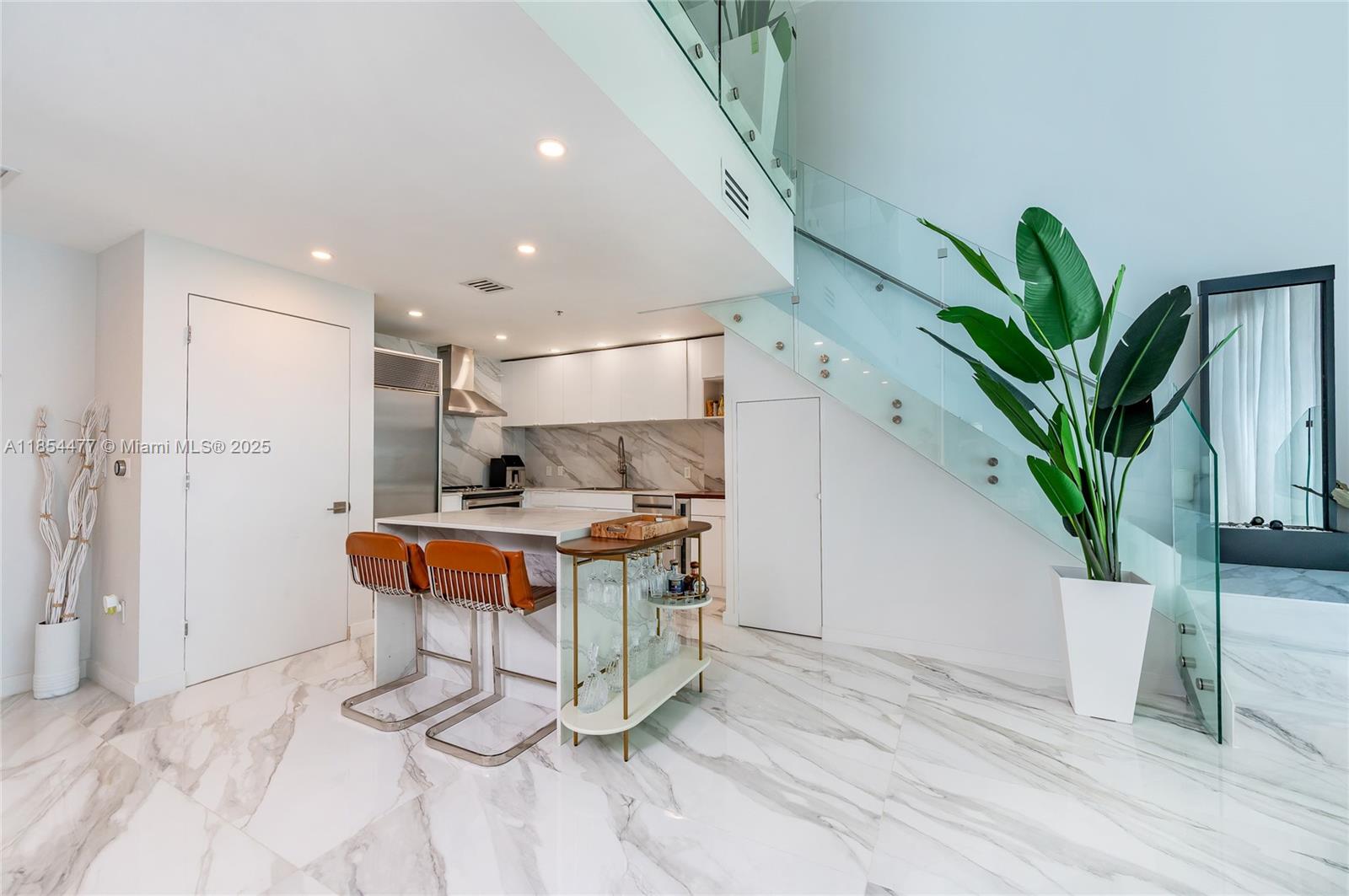 3301 NE 1st Ave L04PH4