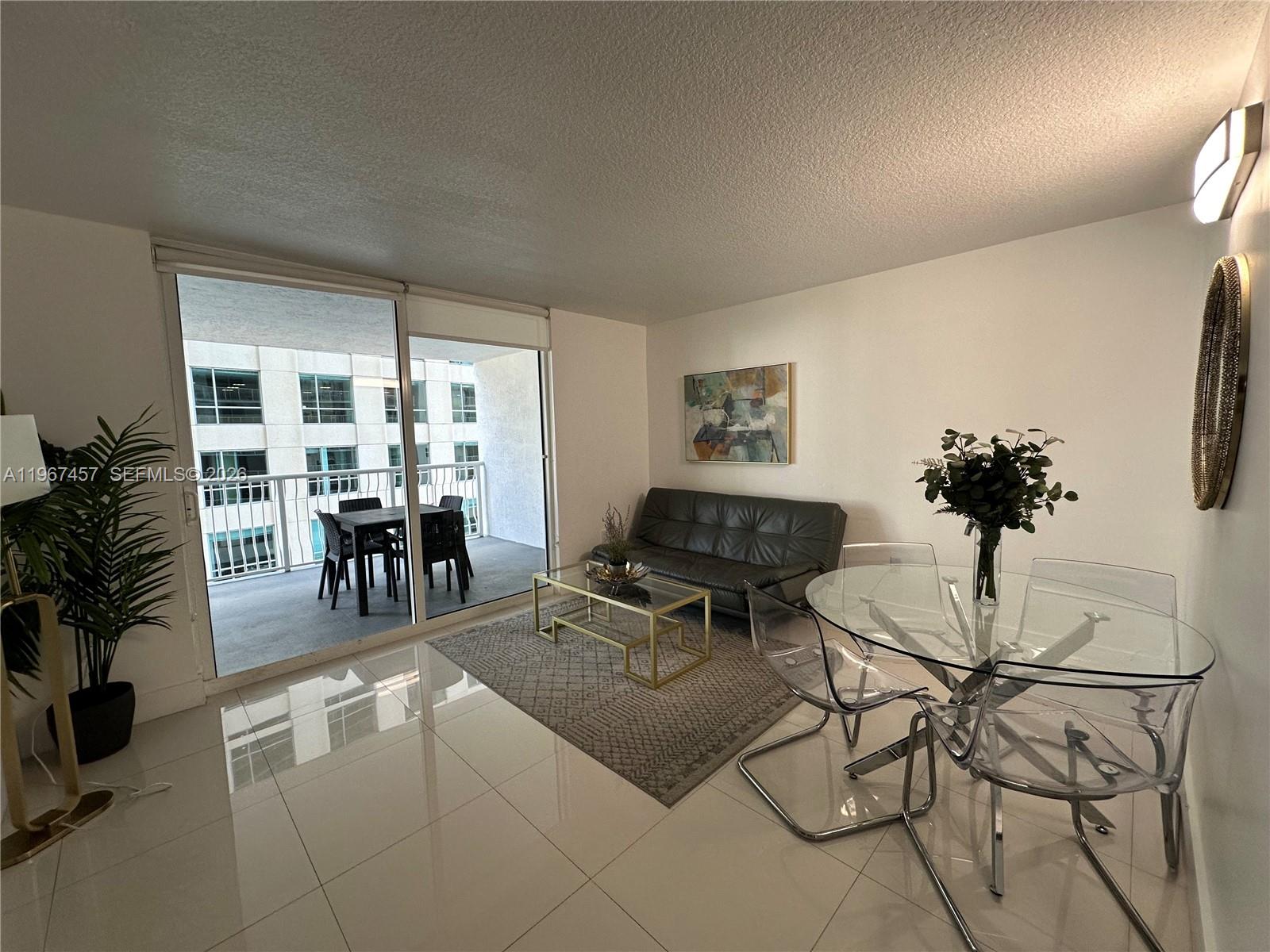 1200 Brickell Bay Dr 1712