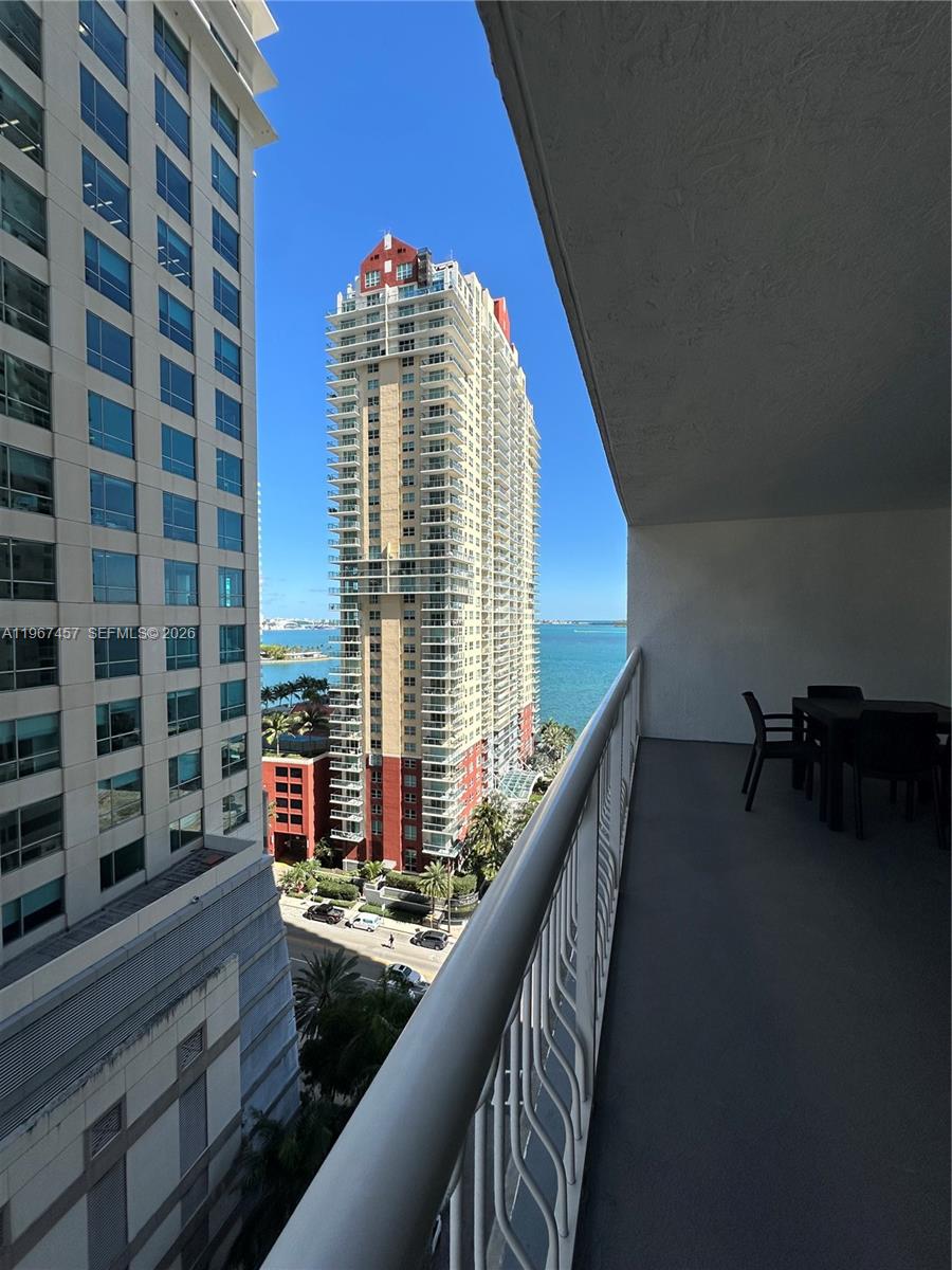 1200 Brickell Bay Dr 1712