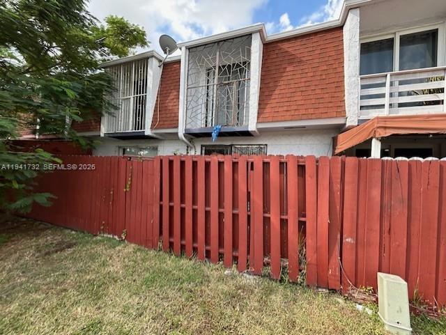 LAGUNA CONDO - Residential