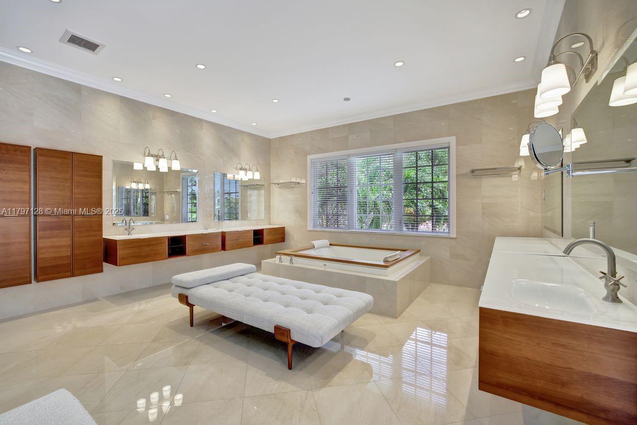 BISCAYNE KEY ESTATES - Residential Lease