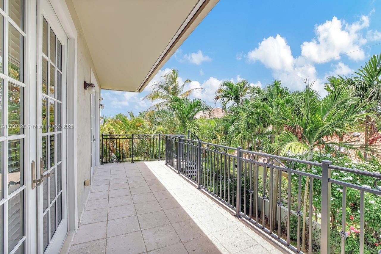 BISCAYNE KEY ESTATES - Residential Lease