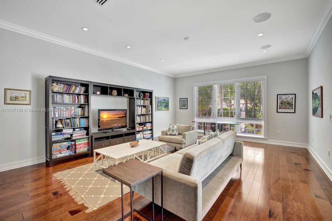 797 Ridgewood Rd