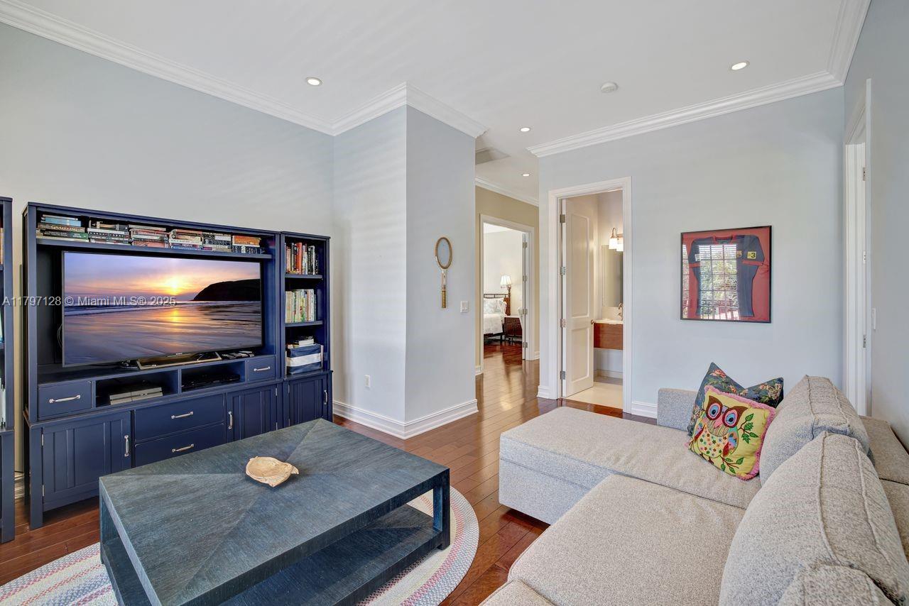BISCAYNE KEY ESTATES - Residential Lease