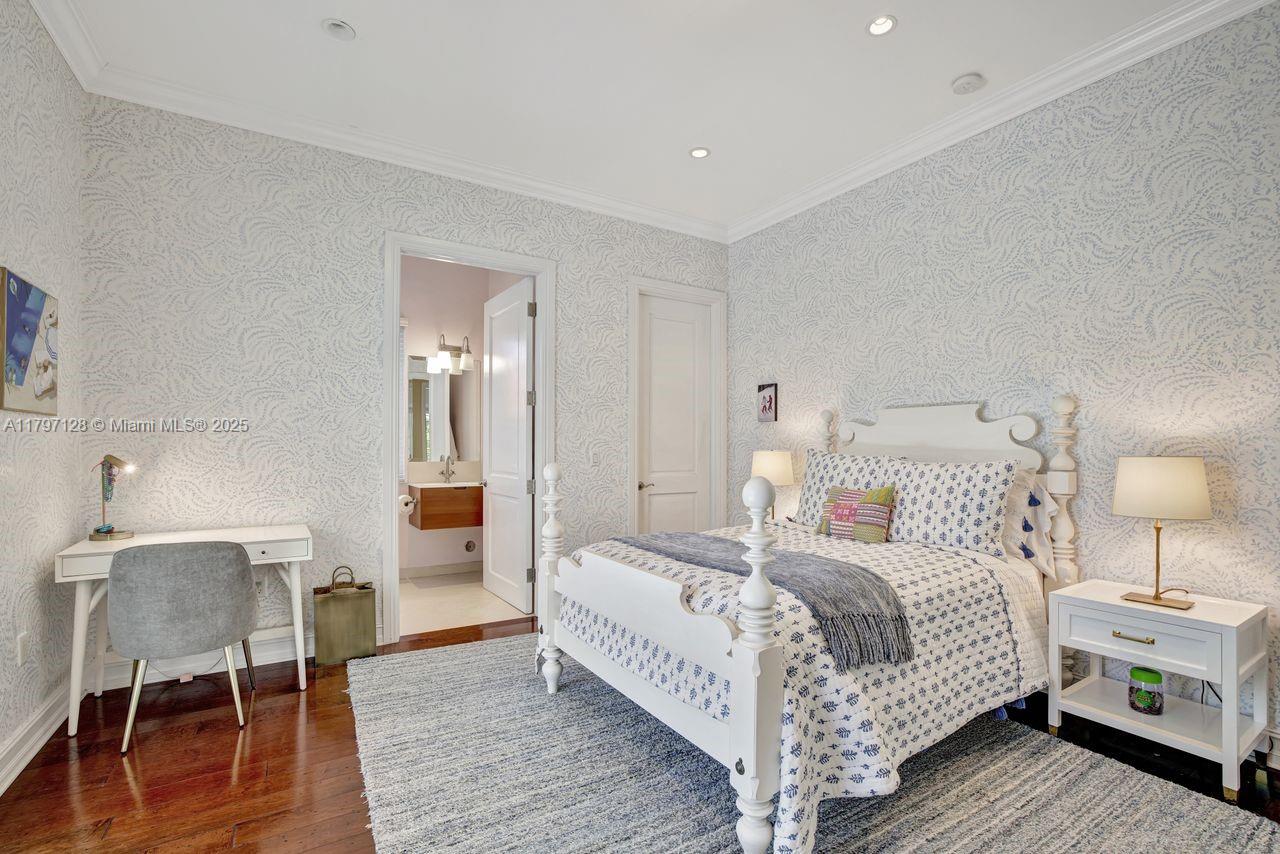 BISCAYNE KEY ESTATES - Residential Lease
