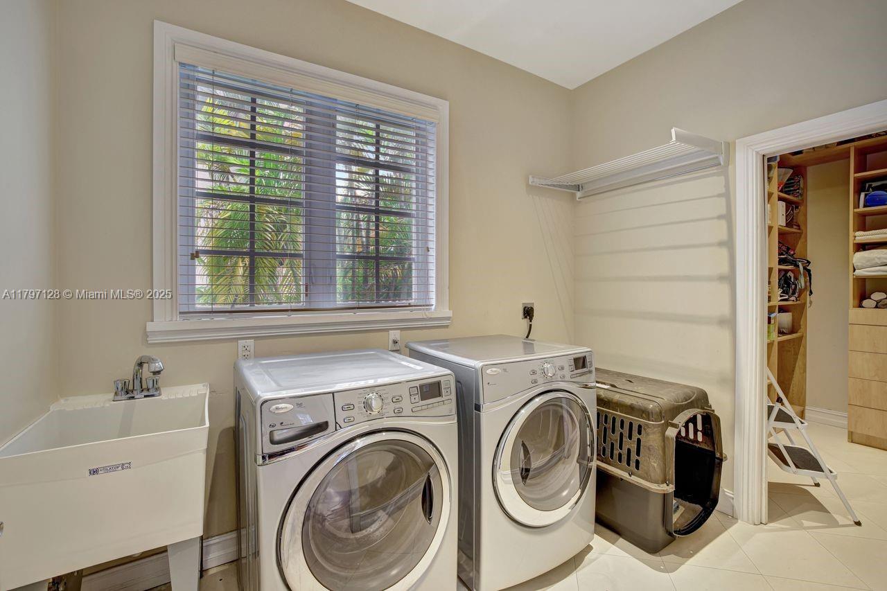 BISCAYNE KEY ESTATES - Residential Lease