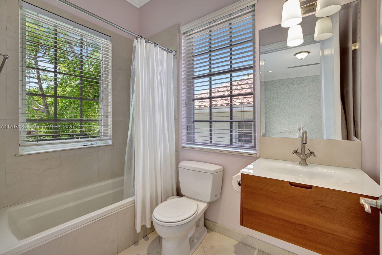 BISCAYNE KEY ESTATES - Residential Lease