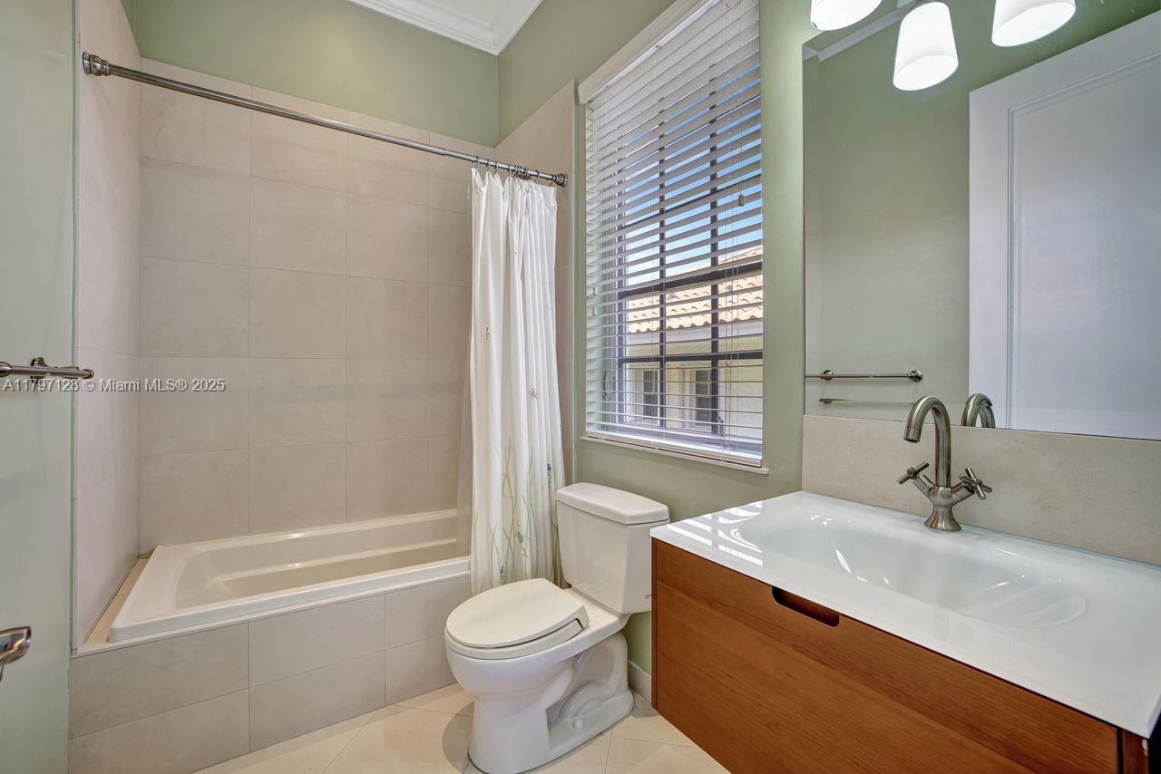 BISCAYNE KEY ESTATES - Residential Lease