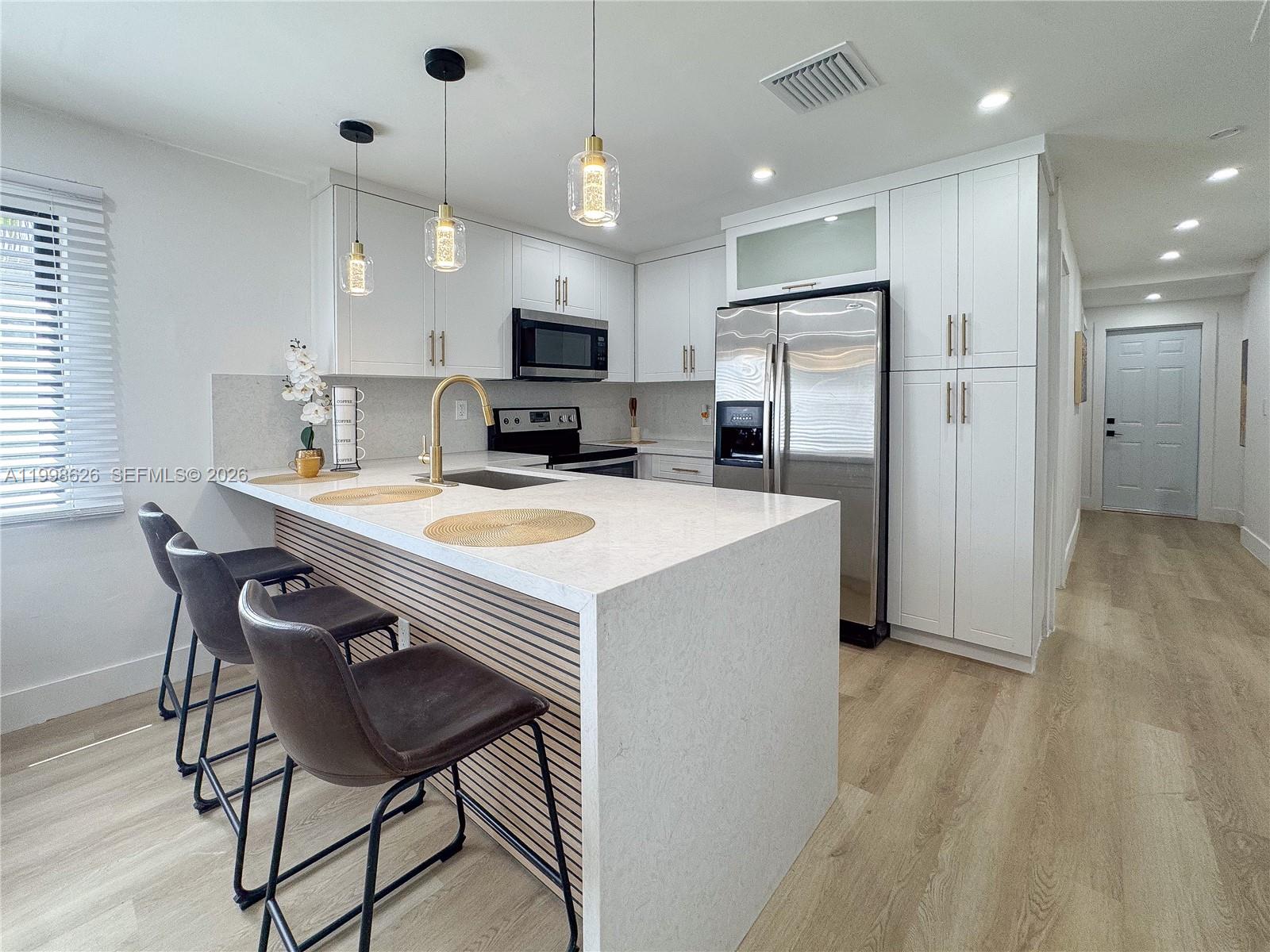 HOME OWNERS PARADISE - Residential