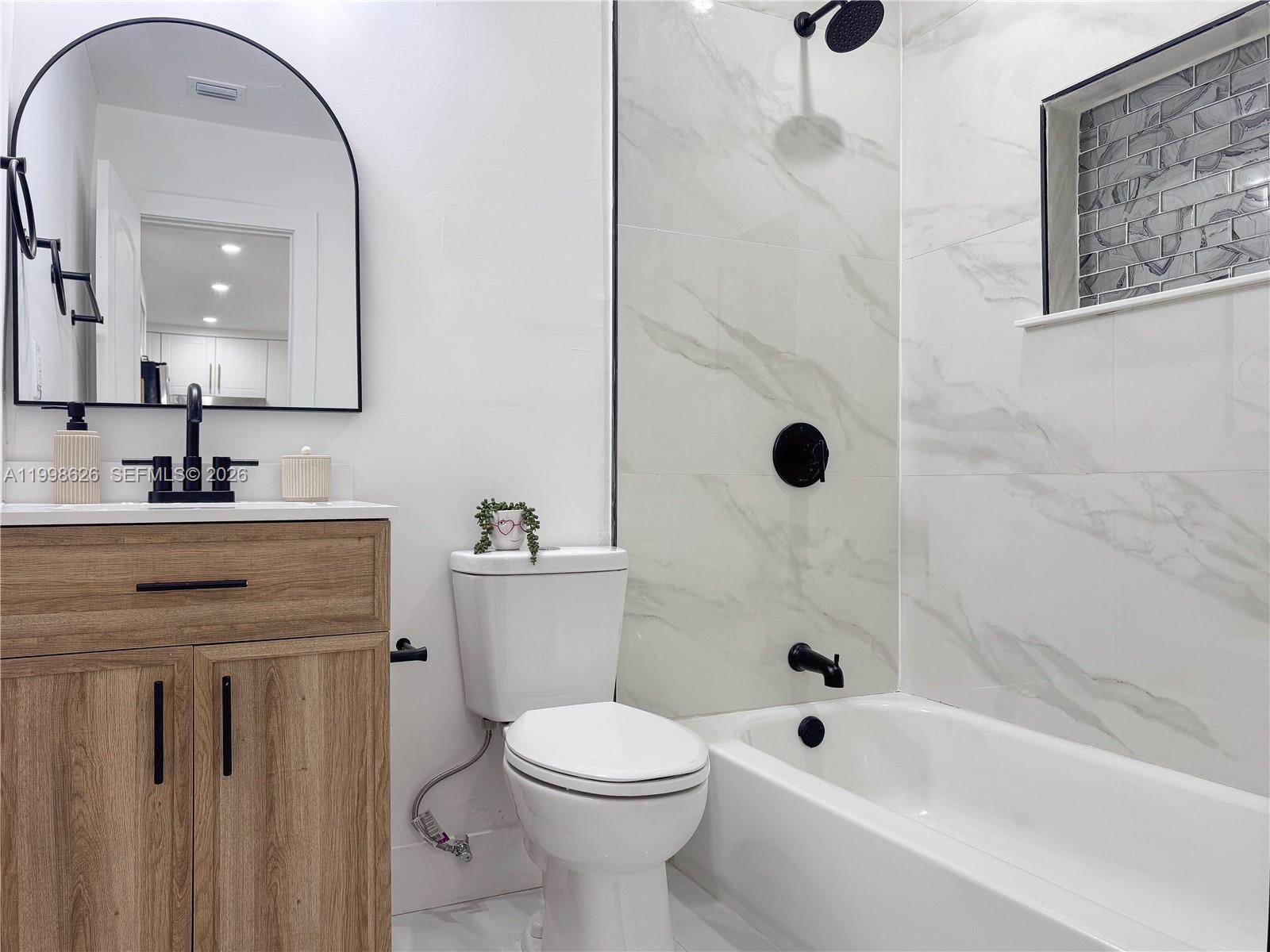 HOME OWNERS PARADISE - Residential