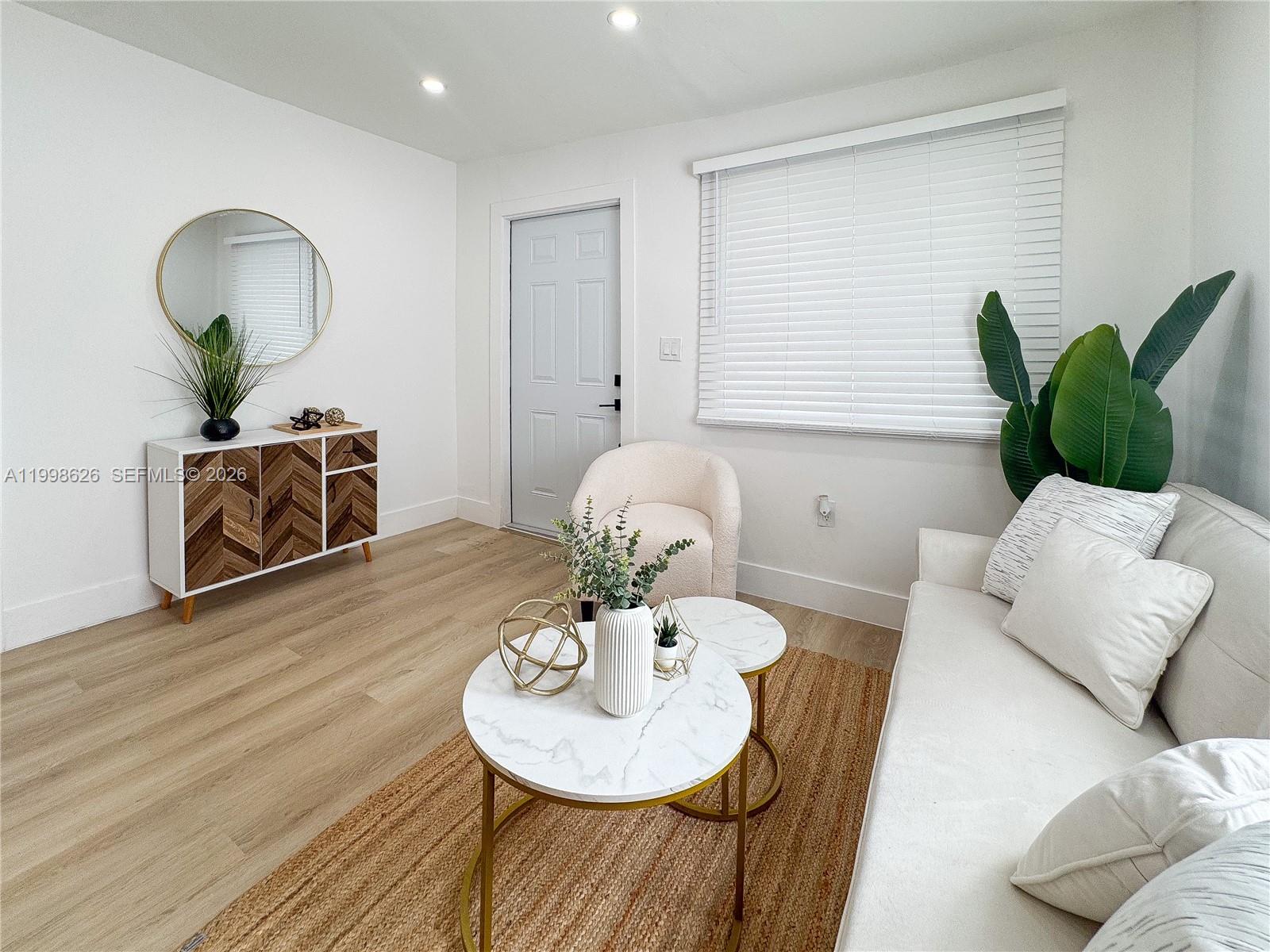 HOME OWNERS PARADISE - Residential