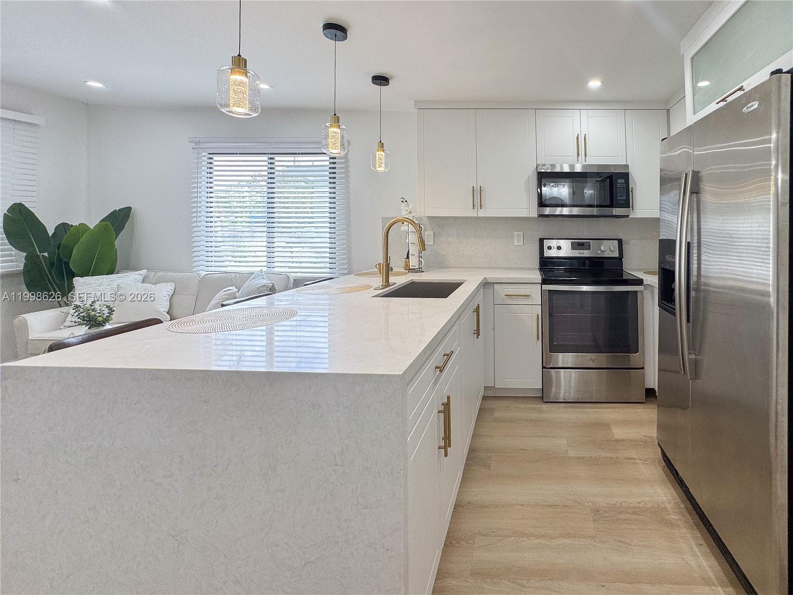 HOME OWNERS PARADISE - Residential