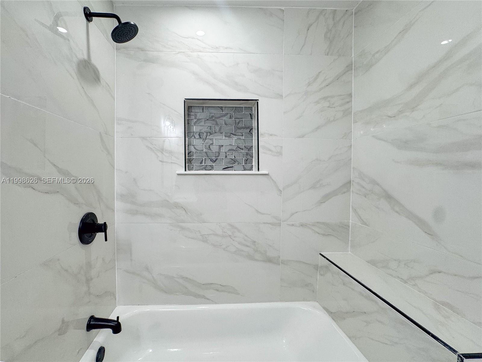 HOME OWNERS PARADISE - Residential