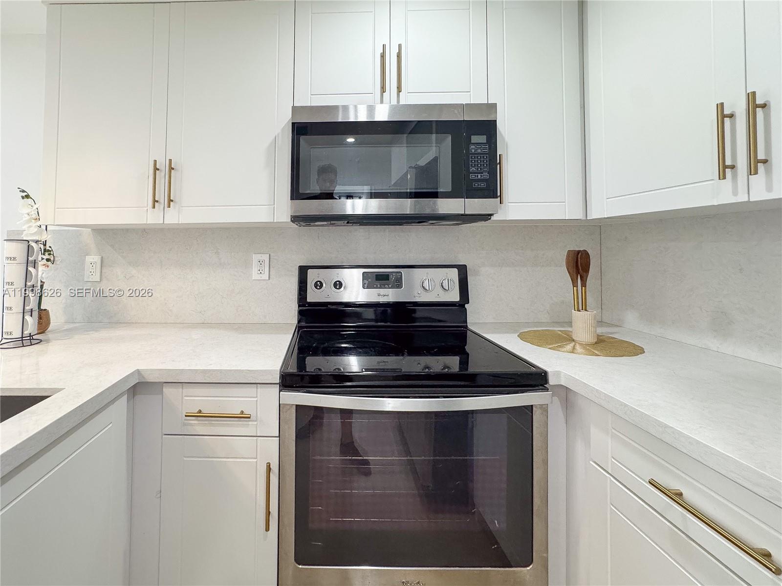 HOME OWNERS PARADISE - Residential