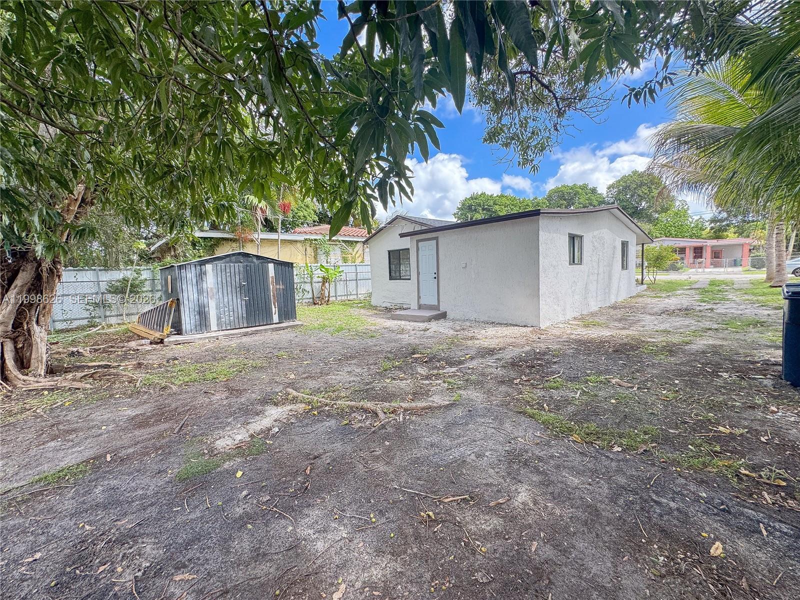 HOME OWNERS PARADISE - Residential