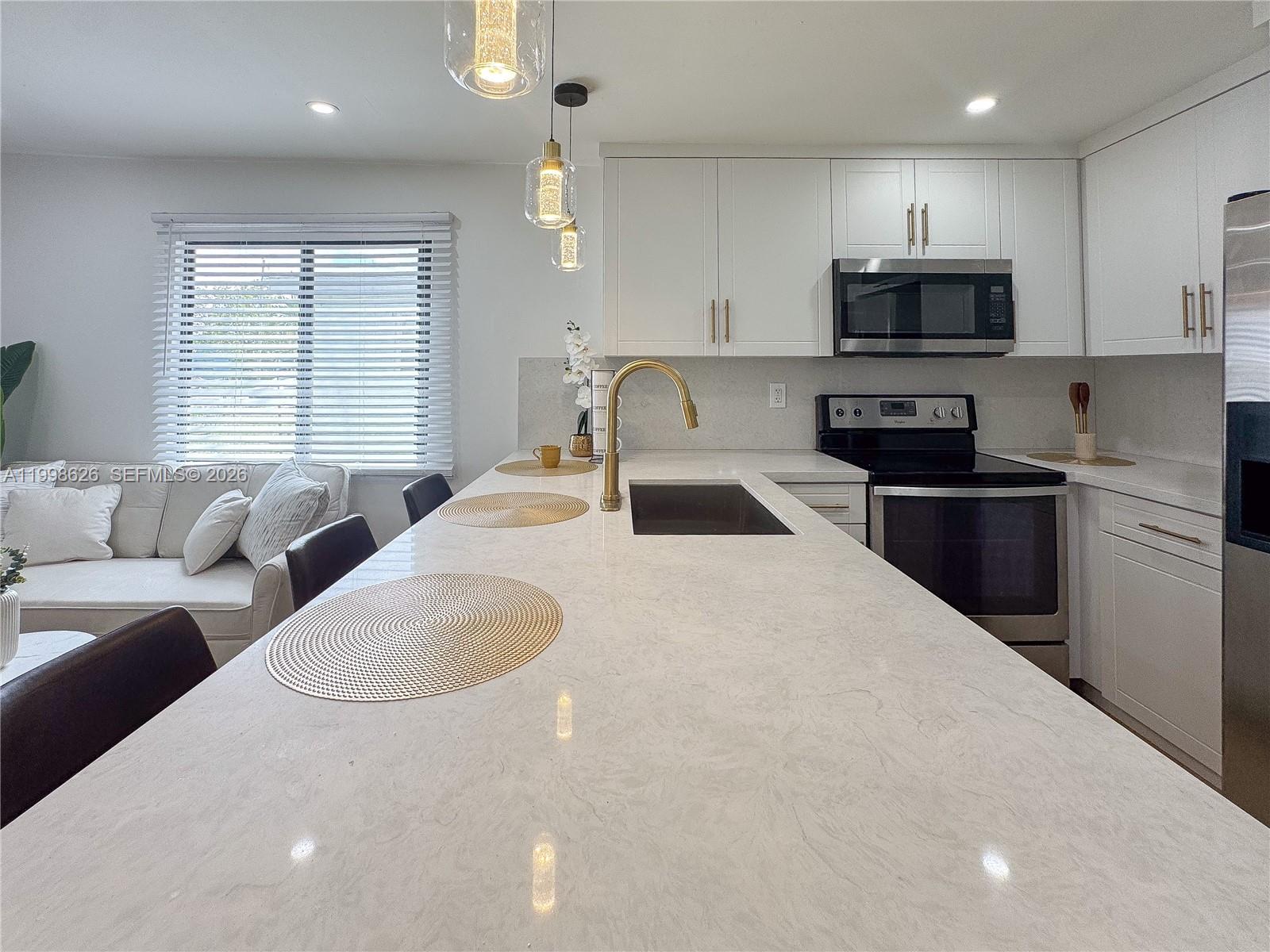 HOME OWNERS PARADISE - Residential