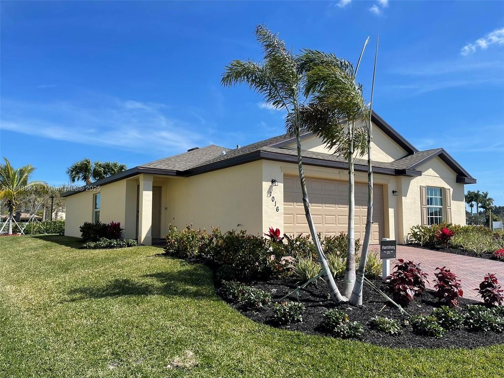 Photo of 1016 Bent Creek Dr #-, Fort Pierce, FL 34947 (MLS # A11843864)