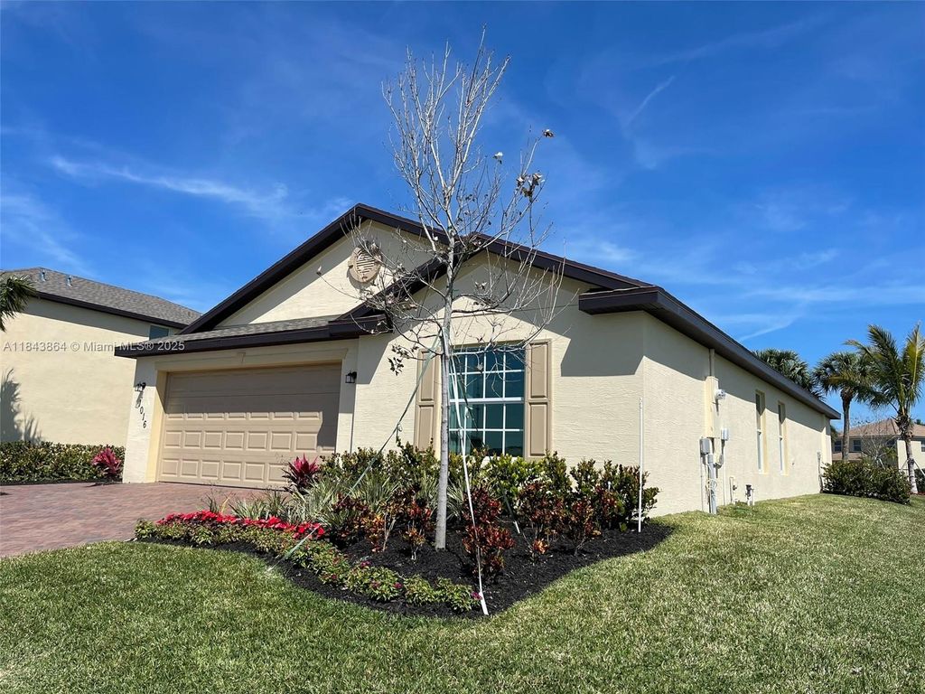Photo of 1016 Bent Creek Dr #-, Fort Pierce, FL 34947 (MLS # A11843864)