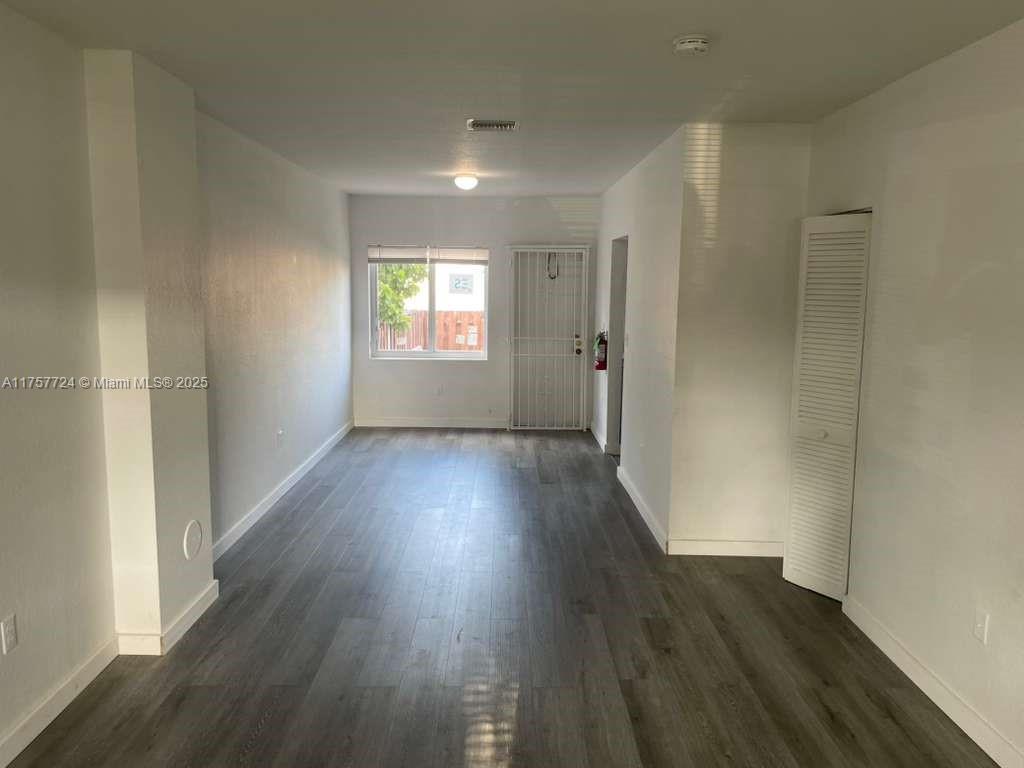 SUNSET PALM VILLAS CONDO - Residential