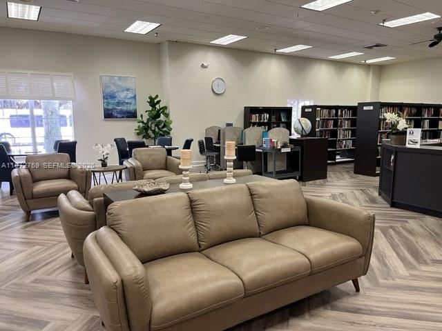 KINGS POINT FLANDERS COND - Residential