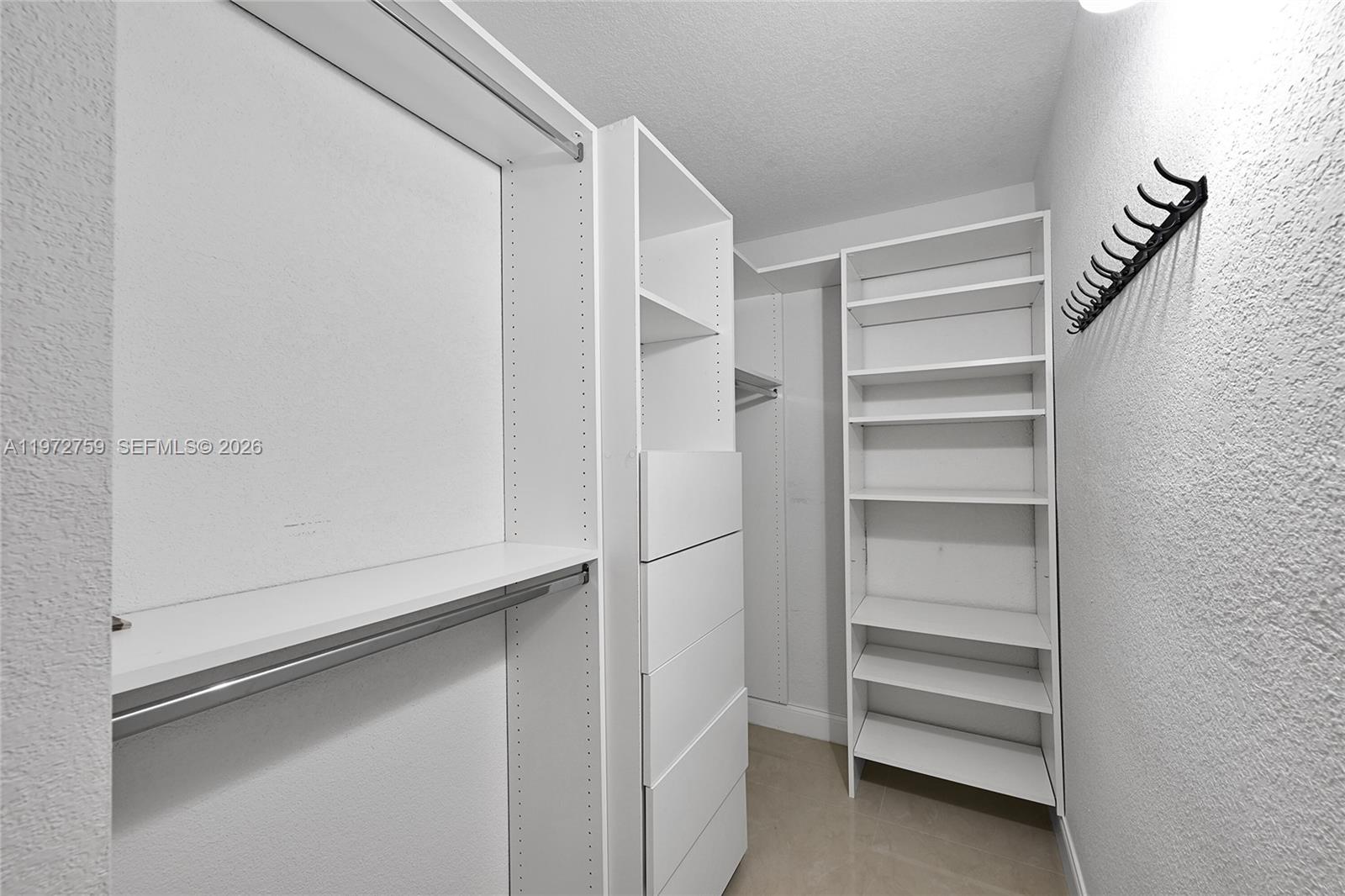 KINGS POINT FLANDERS COND - Residential