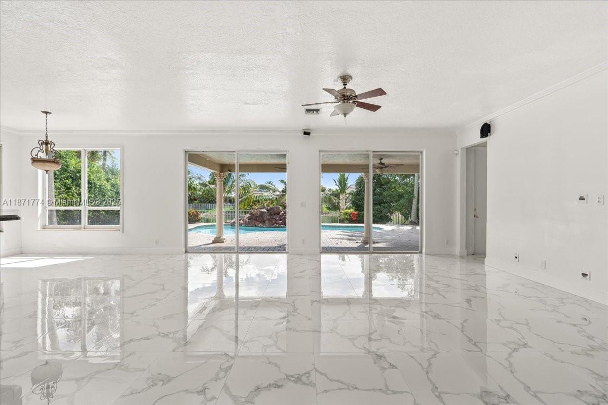 CORAL CREEK REPLAT NO 3 - Residential