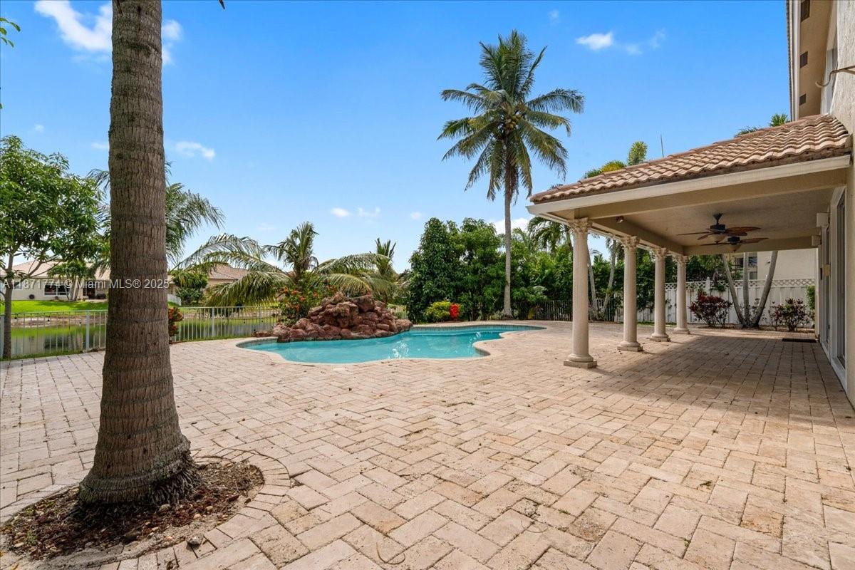 CORAL CREEK REPLAT NO 3 - Residential