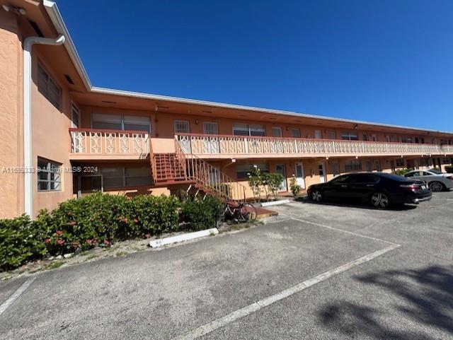 Come and make this unit yours!!!!! - 1 Bedroom 1 Bathroom ground level unit, tons of natural light. Open floor plan, Living/ Dining room - Sit on the balcony and enjoy awesome lake views with direct access from the unit . Per the HOA 55+ Community. Located Minutes to the beaches, close distance to famous Aventura Mall, Expressways exits, Main Avenues and Shopping Centers.