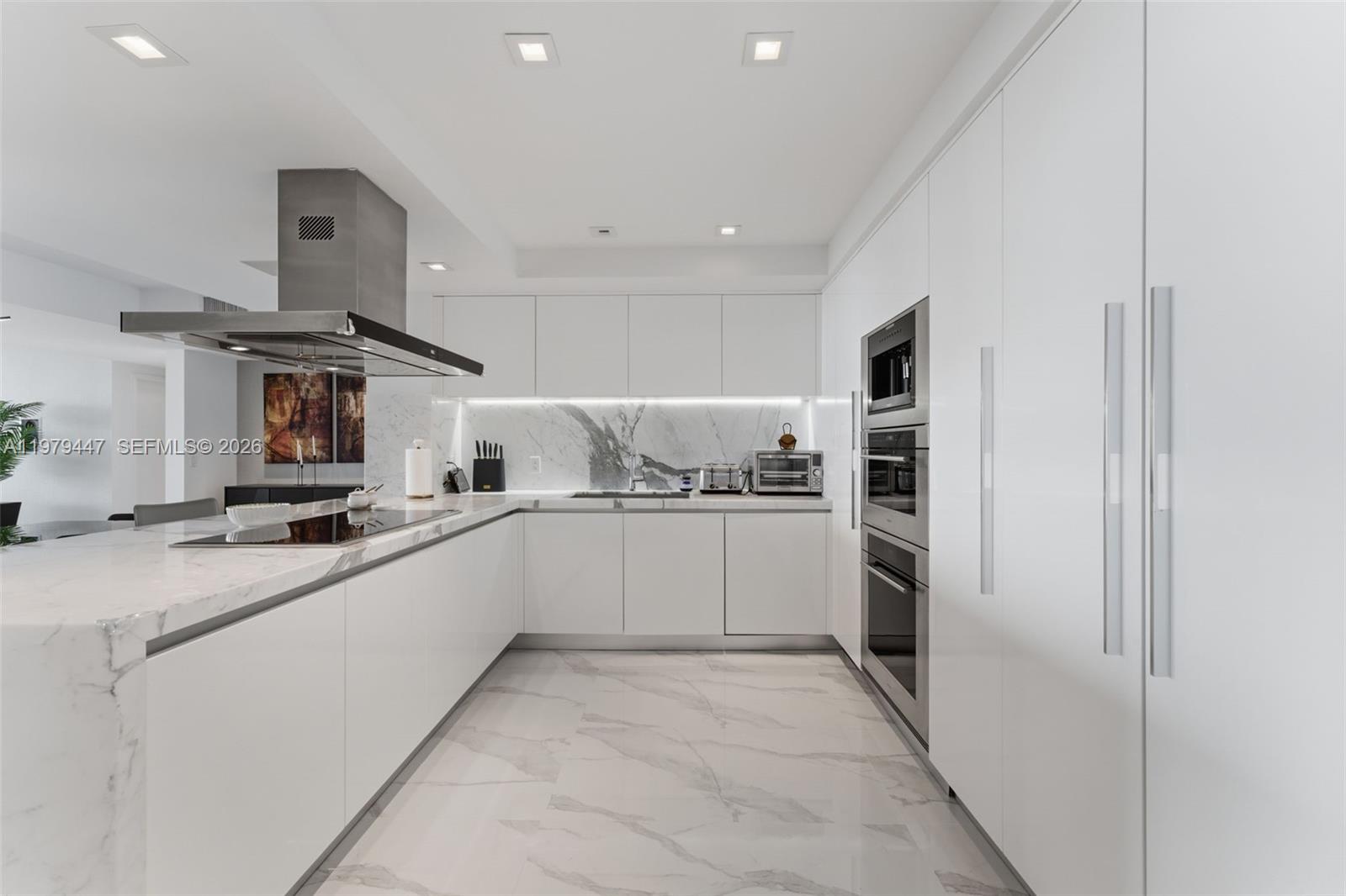 PARQUE TOWERS CONDO - Residential