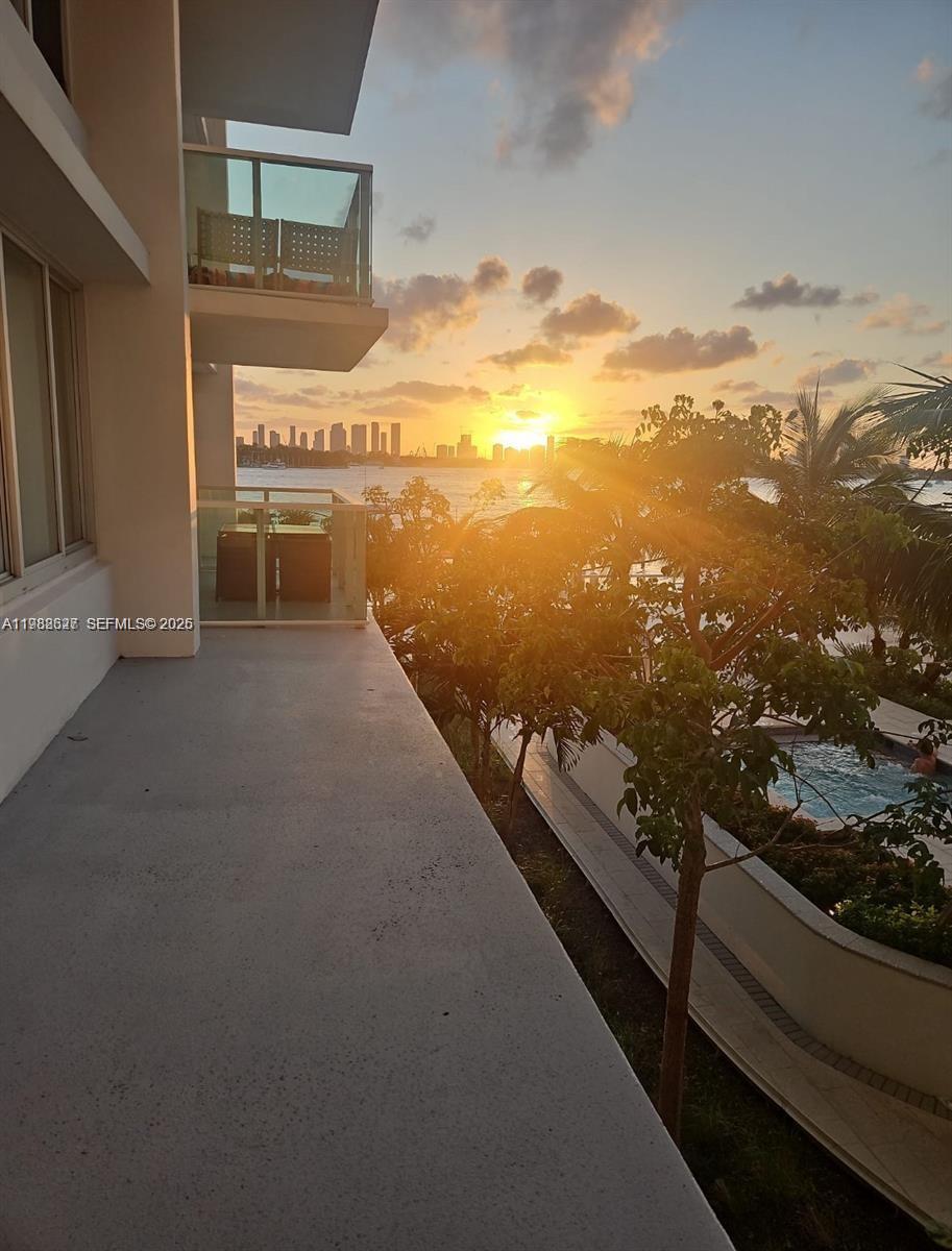 MIRADOR 1000 - Residential Lease