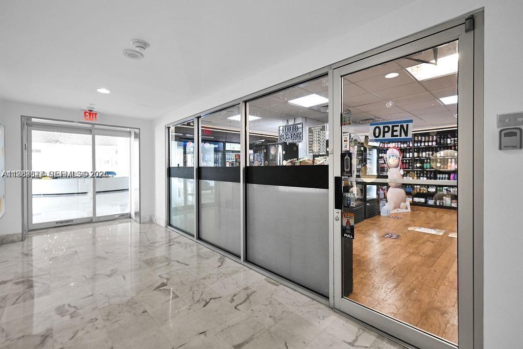 MIRADOR 1000 - Residential Lease