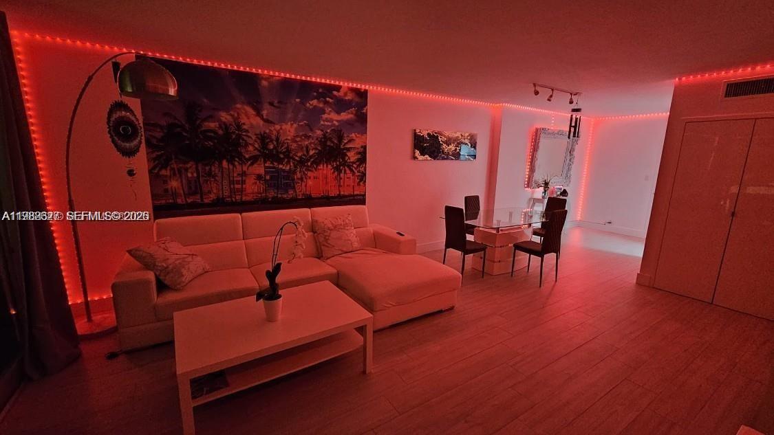 MIRADOR 1000 - Residential Lease