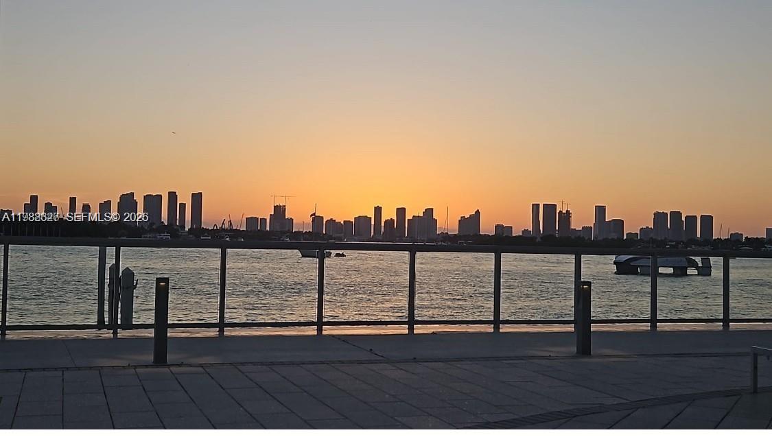 MIRADOR 1000 - Residential Lease