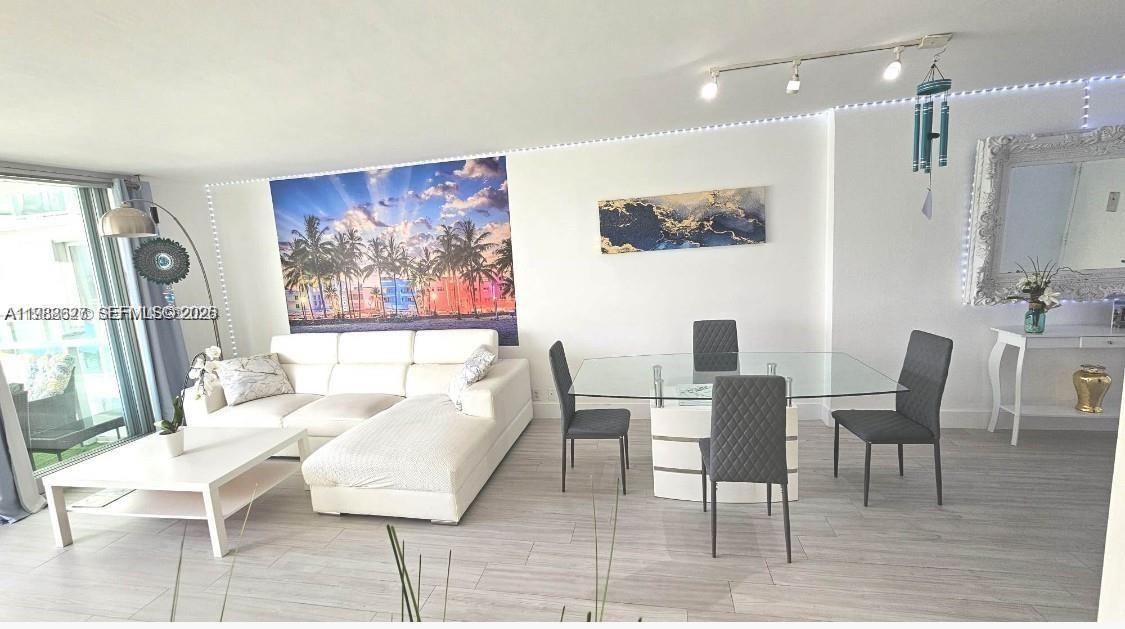 MIRADOR 1000 - Residential Lease