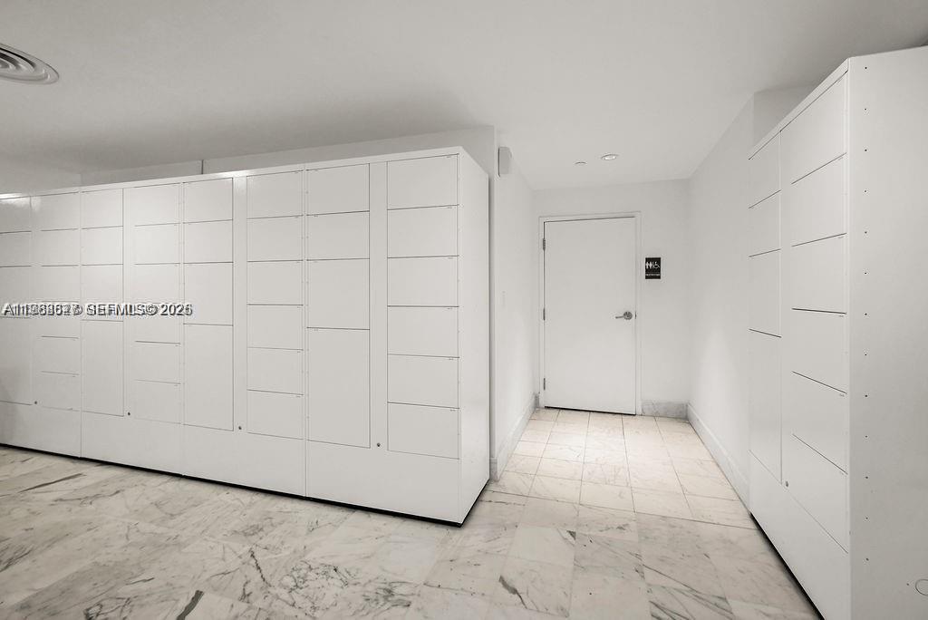 MIRADOR 1000 - Residential Lease