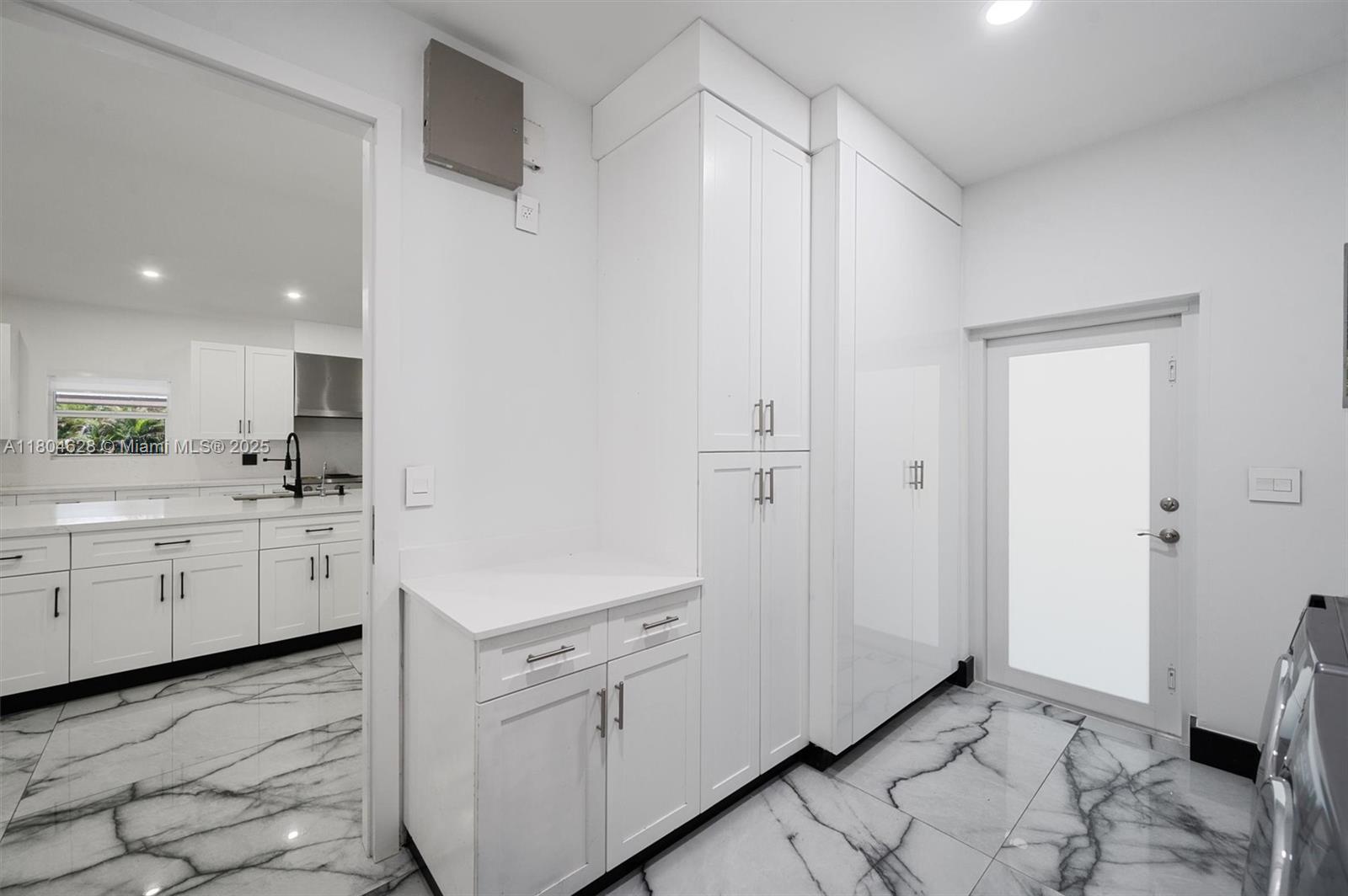 R & J MC HUGH - Residential