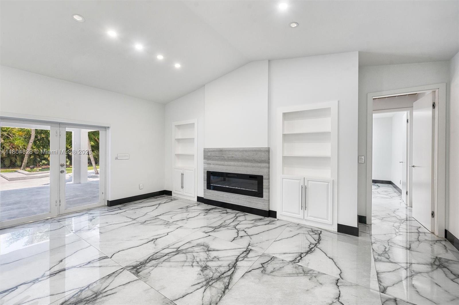 R & J MC HUGH - Residential