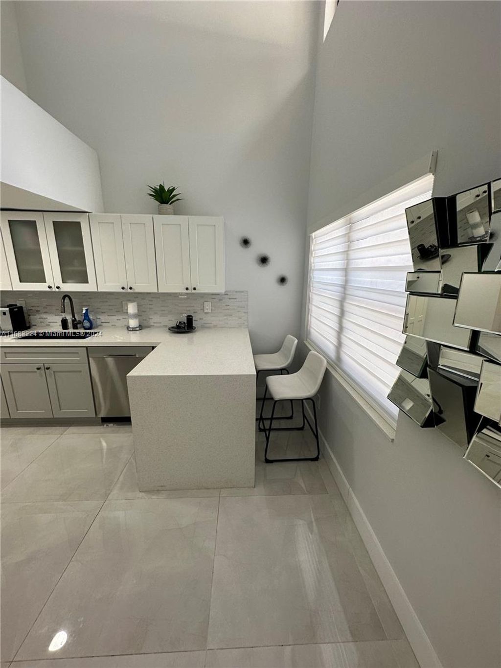 Photo of 931 SW 112th Ter #061, Pembroke Pines, FL 33025 (MLS # A11688224)