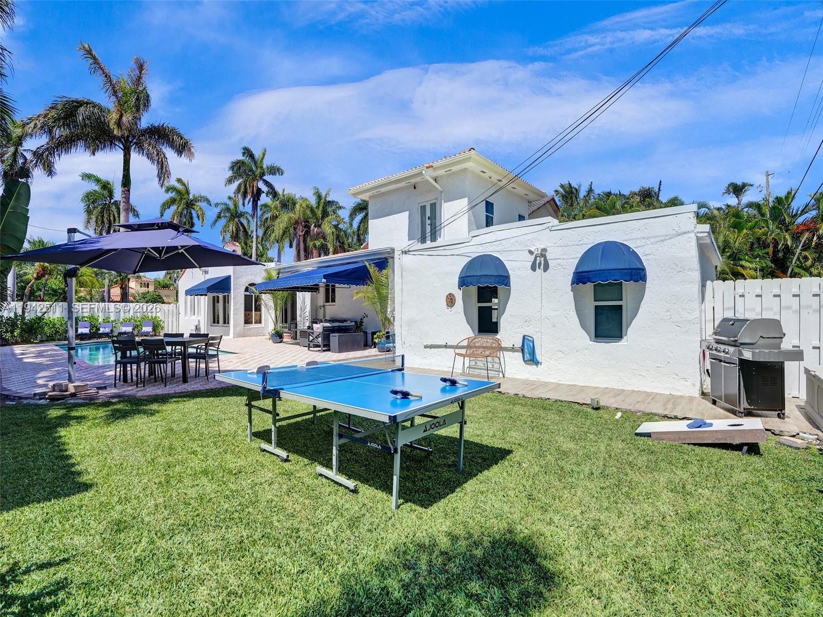 HOLLYWOOD LAKES SECTION - Residential