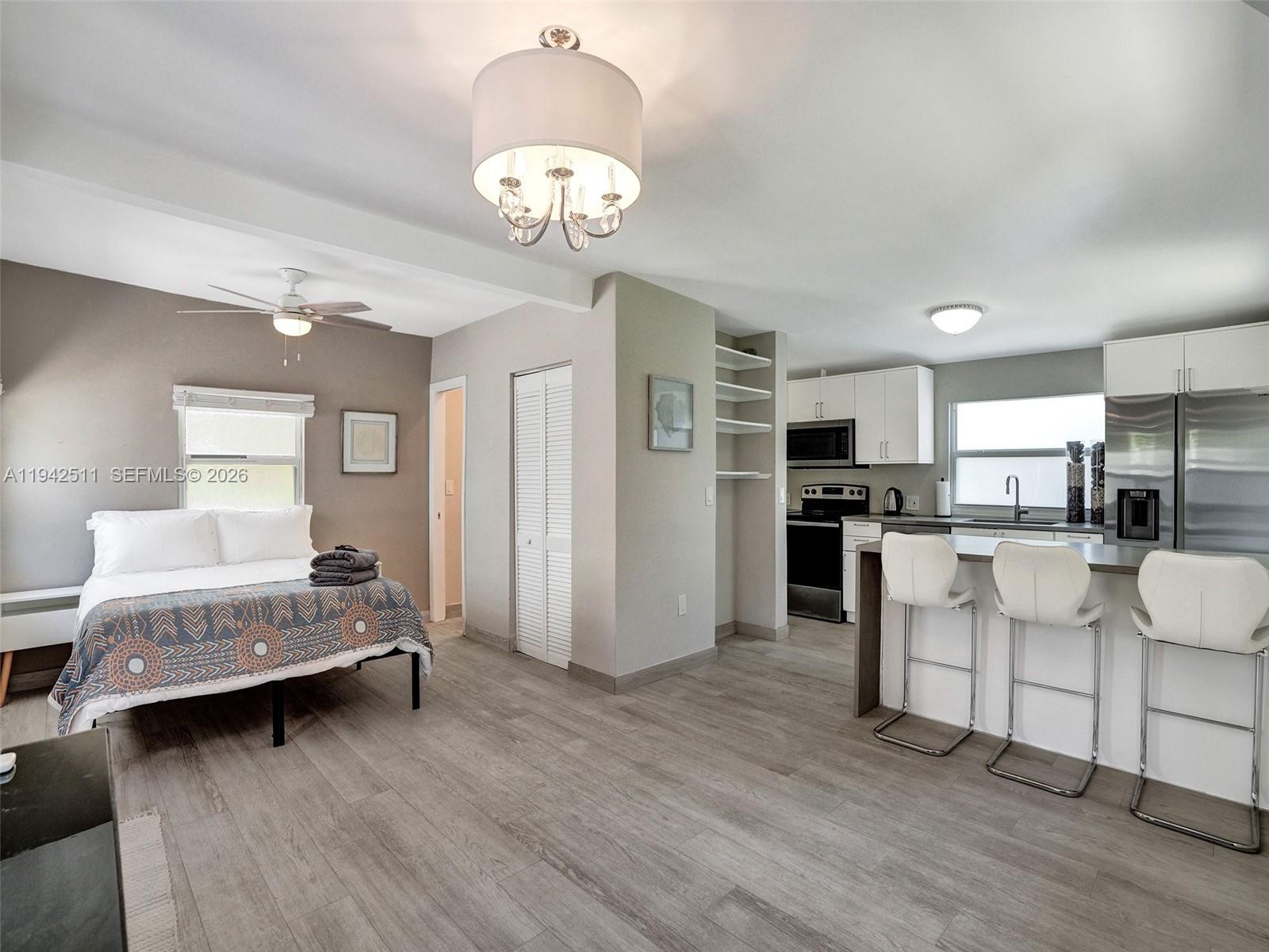 HOLLYWOOD LAKES SECTION - Residential