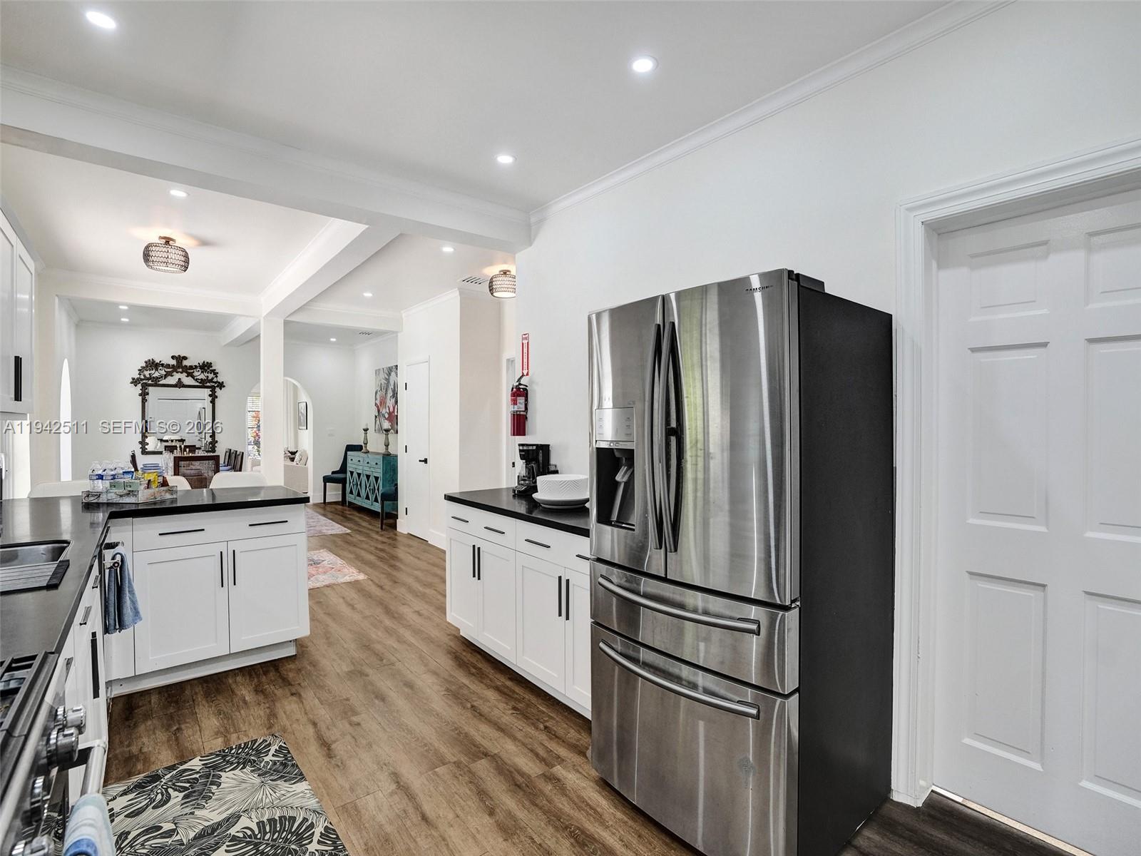 HOLLYWOOD LAKES SECTION - Residential