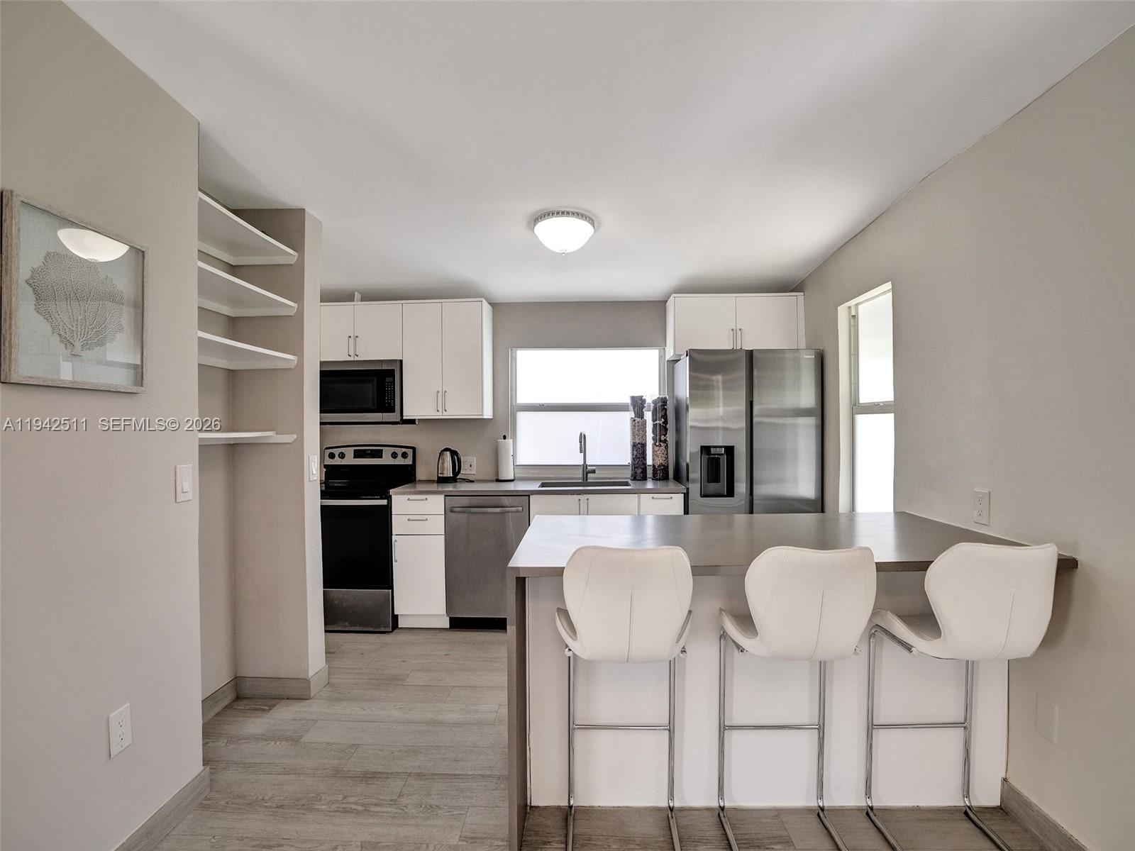 HOLLYWOOD LAKES SECTION - Residential