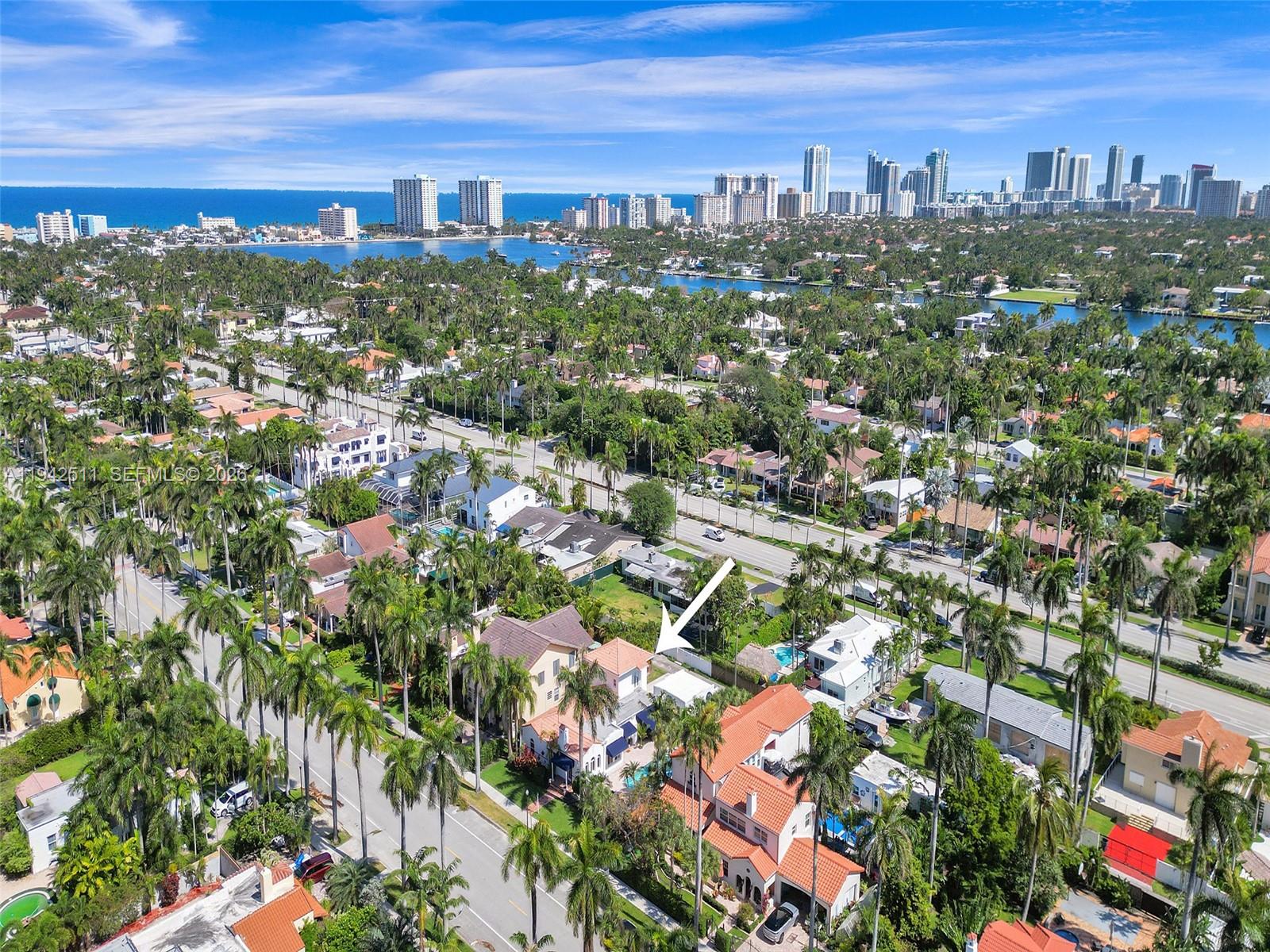 HOLLYWOOD LAKES SECTION - Residential