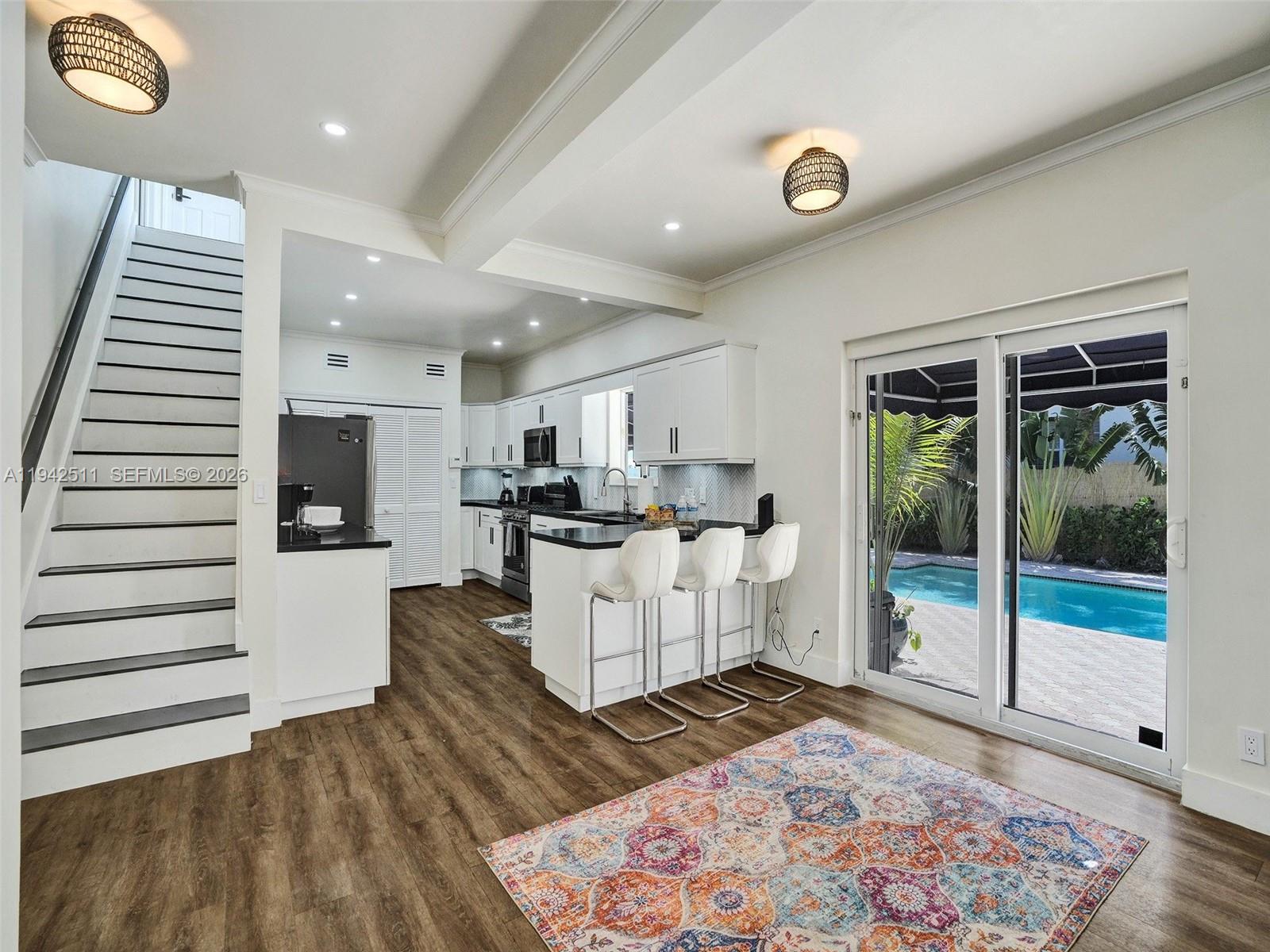 HOLLYWOOD LAKES SECTION - Residential