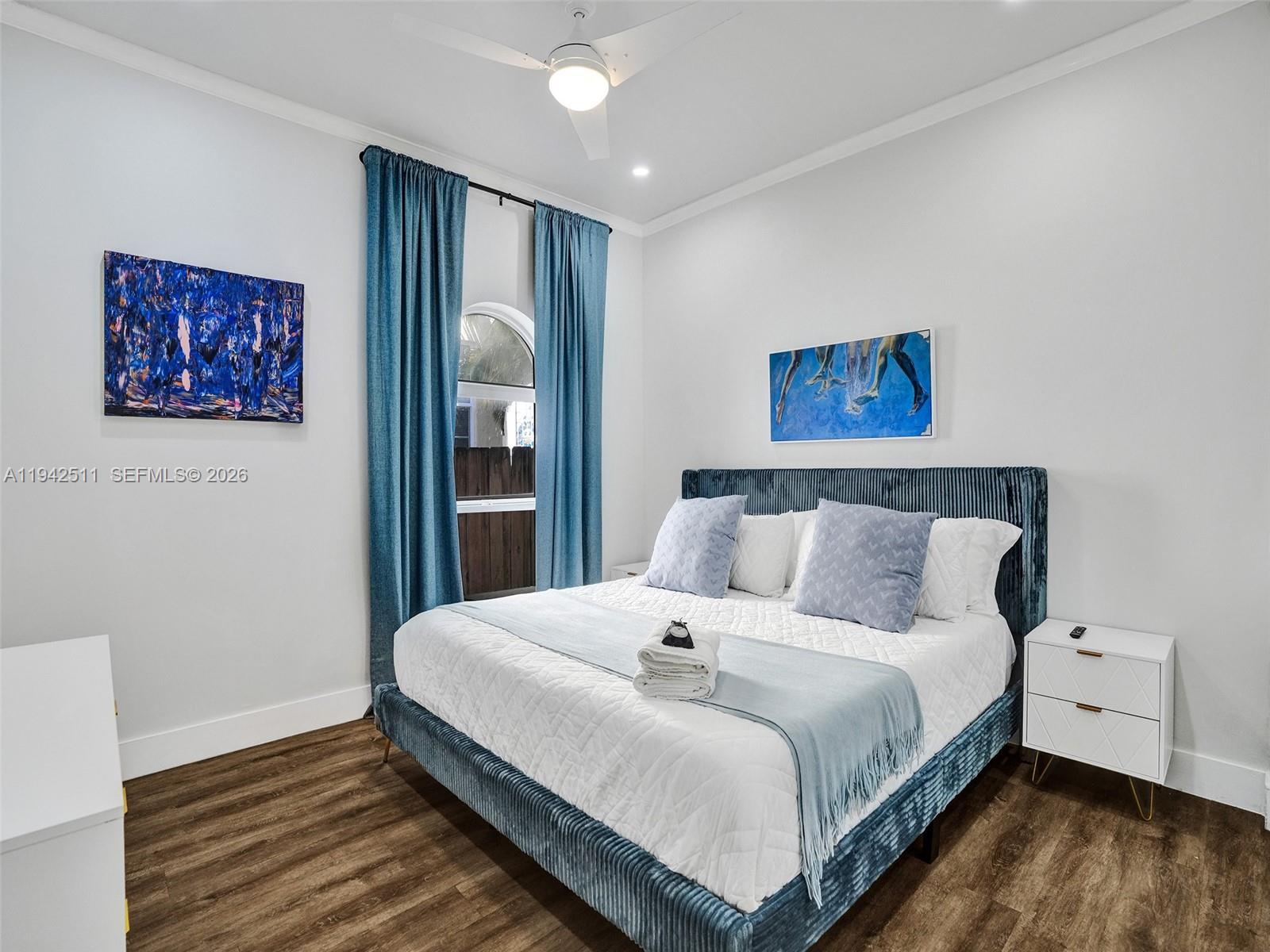 HOLLYWOOD LAKES SECTION - Residential