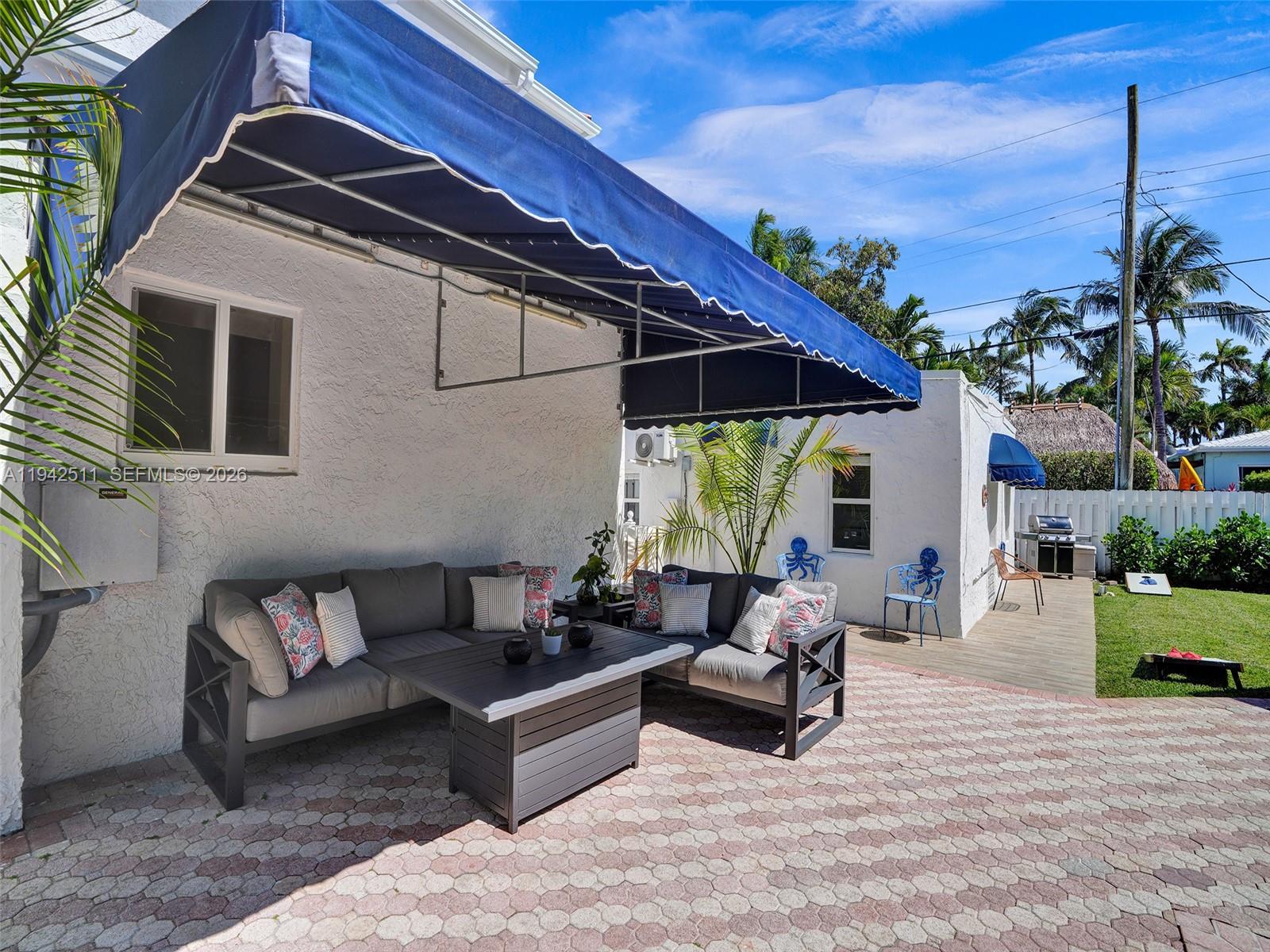 HOLLYWOOD LAKES SECTION - Residential