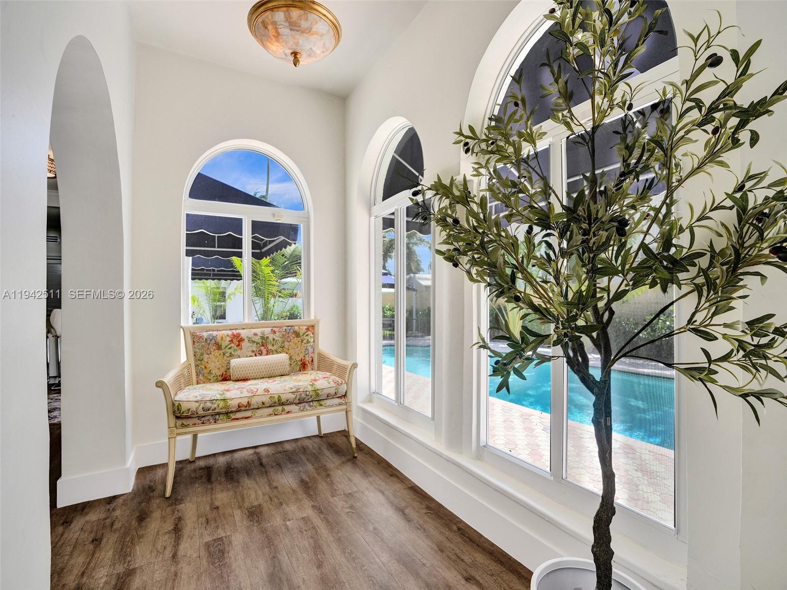 HOLLYWOOD LAKES SECTION - Residential