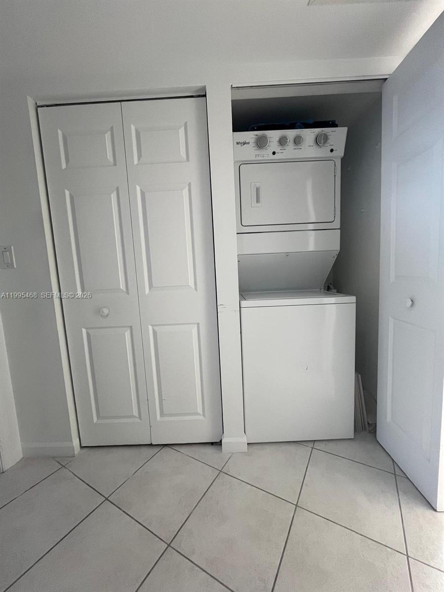 MYSTIC POINTE TOWER 500 C - Residential