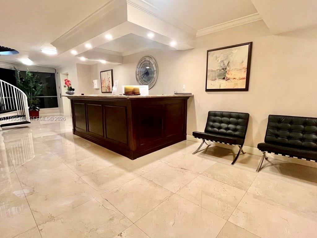 MYSTIC POINTE TOWER 500 C - Residential